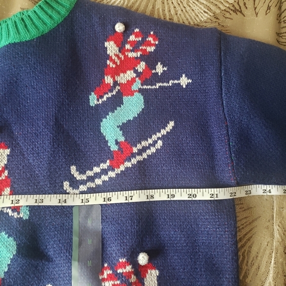 Women’s Alpine Skier Graphic Sweater Blue Medium - Picture 11 of 15